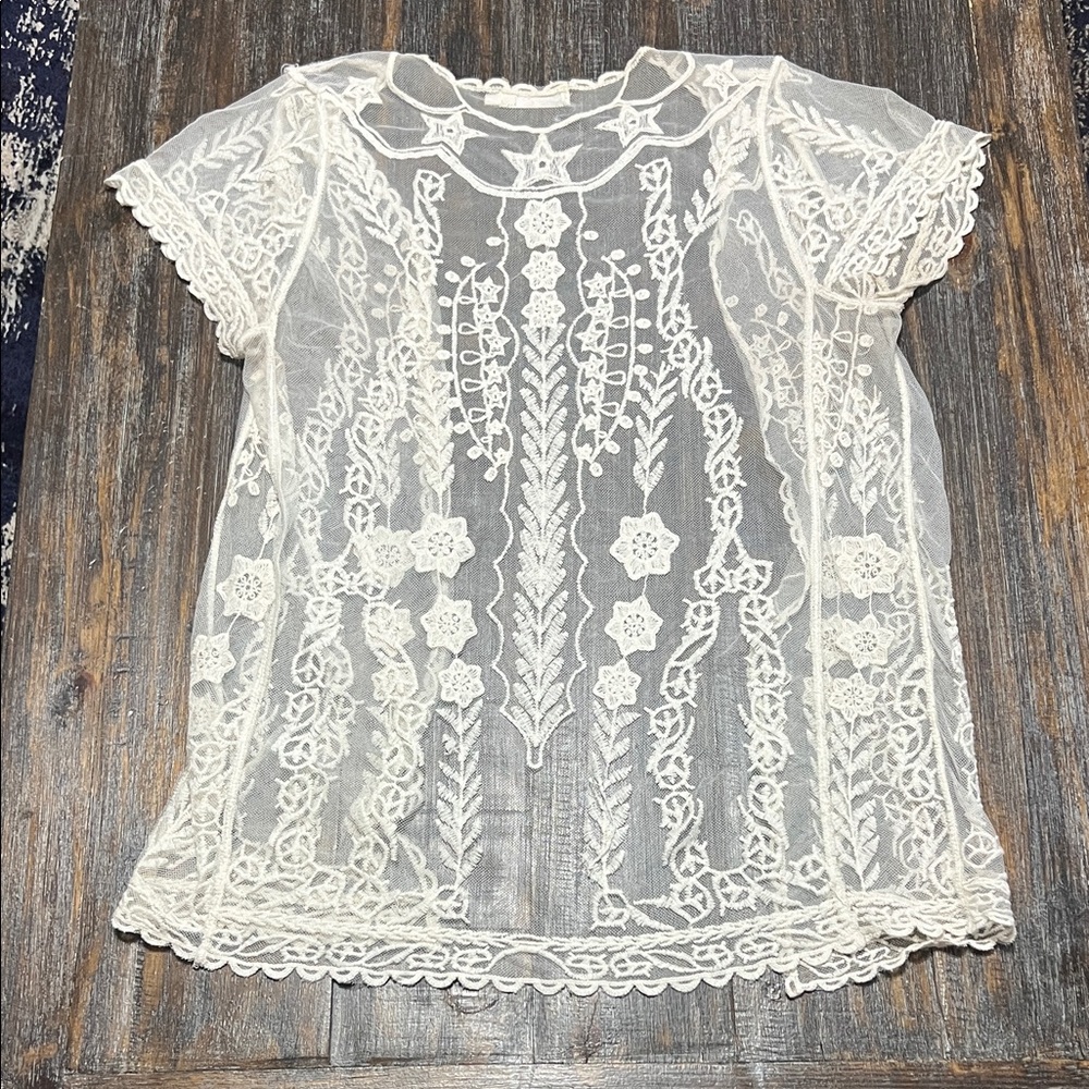 Hit List Lace Star Pattern Top - Picture 7 of 12